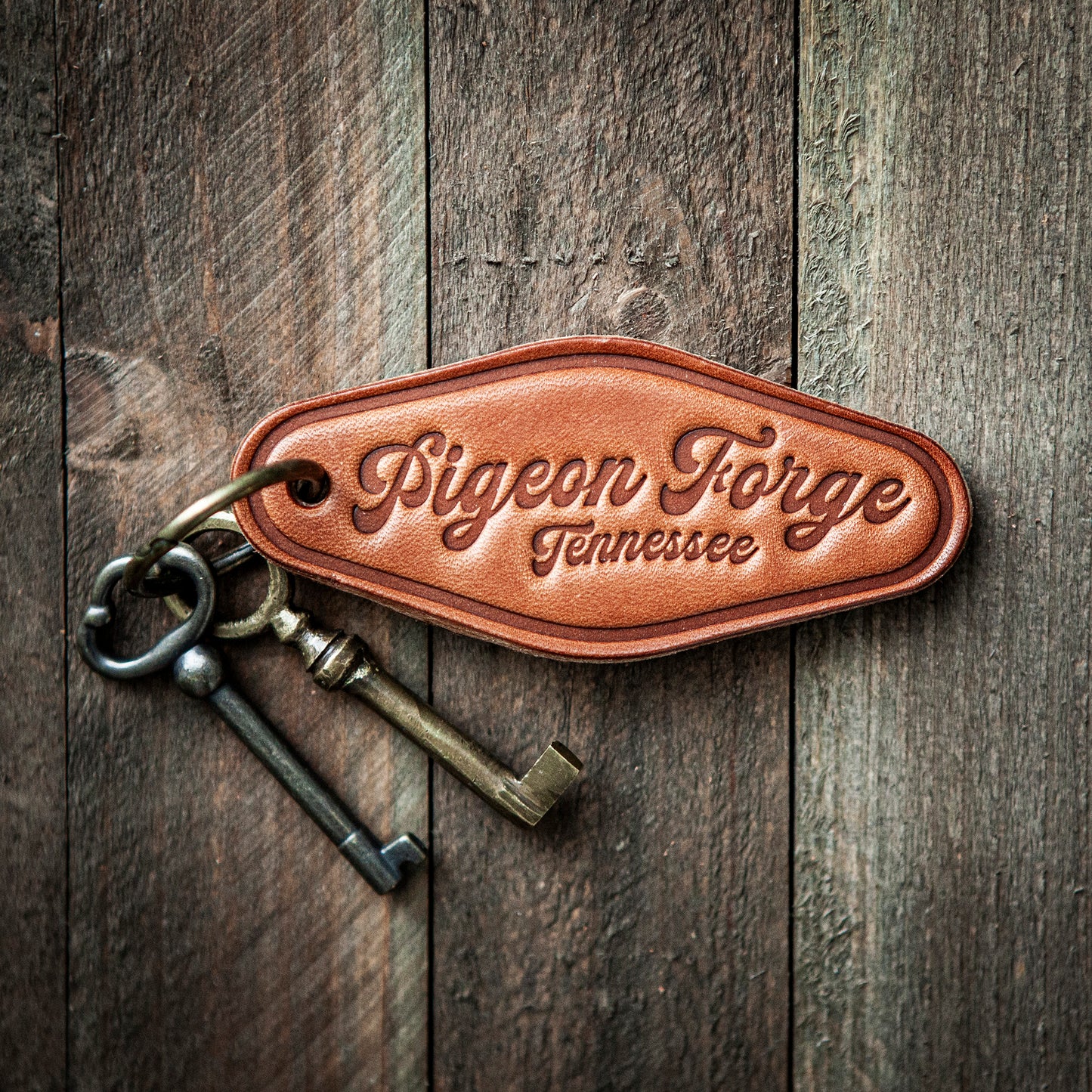 Pigeon Forge Tennessee Script Keychain Motel Style